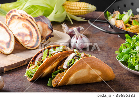 Homemade chicken tacos Homemade chicken tacos 39695333