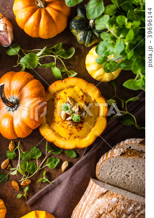 Creamy pumpkin soup 39696144