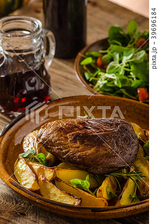 Beef steak with herbs and wine Beef steak with herbs and wine 39696184