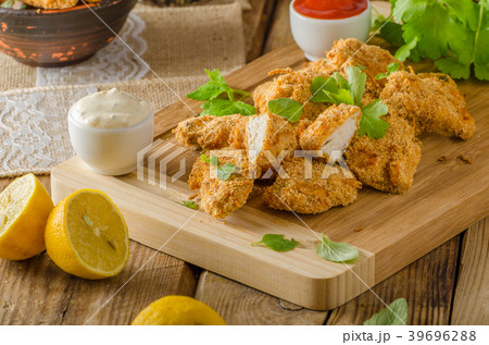 Chicken popcorn with garlic 39696288