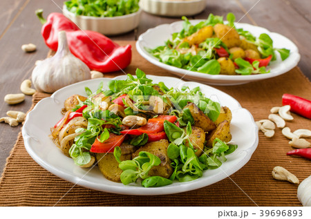Summer potato salad 39696893
