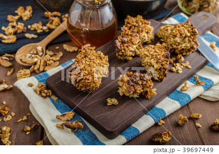 Baked granola 39697449