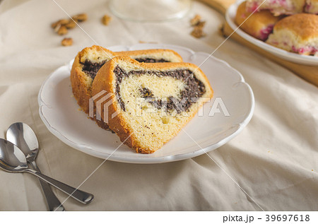 Poppy seeds cake and stuffed buns Poppy seeds cake and stuffed buns 39697618