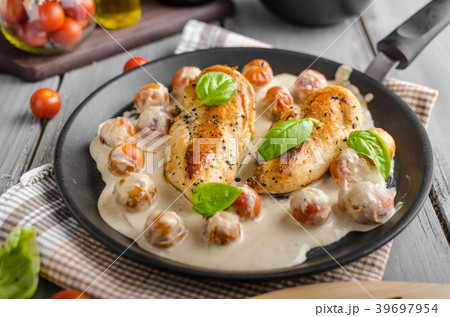 Grilled chicken breast 39697954