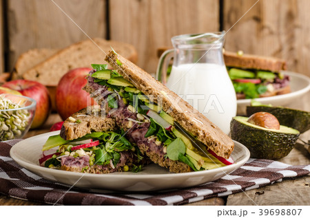Chipotle-Avocado Summer Sandwich Recipe 39698807
