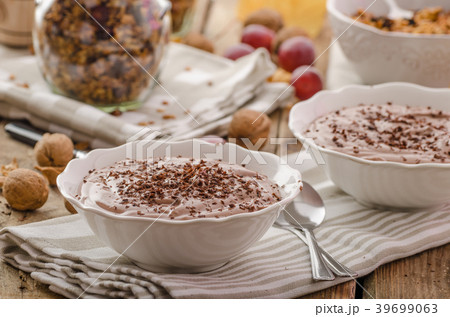 Chocolate pudding and baked granola 39699063