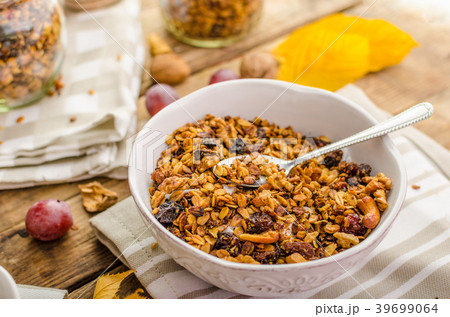 Baked granola Baked granola 39699064