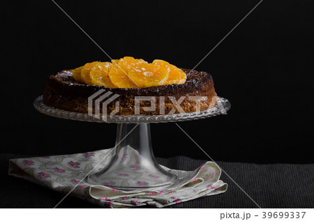 Orange cake with honey 39699337