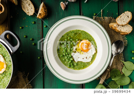 Soup of young peas Soup of young peas 39699434
