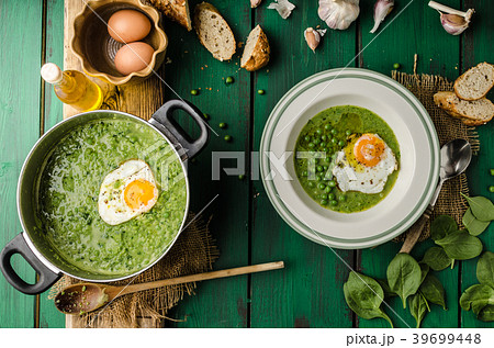 Soup of young peas Soup of young peas 39699448