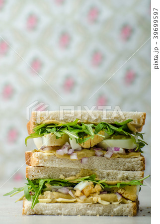 Healthy vegetarian sandwich 39699597