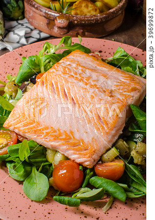 Salmon with potatoes Salmon with potatoes 39699872