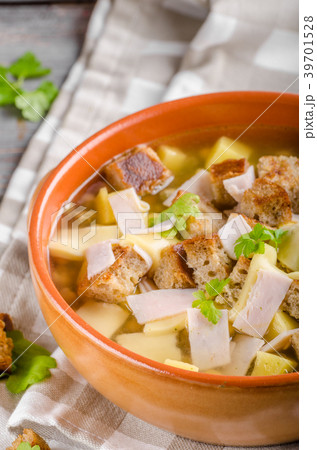 Garlic soup 39701528