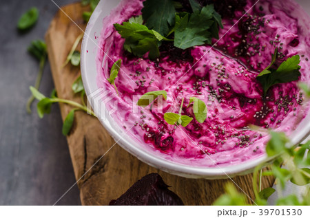 Beet root with cheese and herbs 39701530