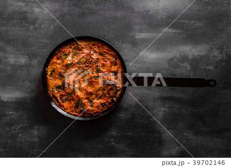 Vegetarian frittata with potatoes 39702146