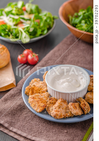 Delish chicken popcorn with garlic dip 39702293