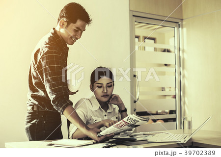 business meeting concept 39702389