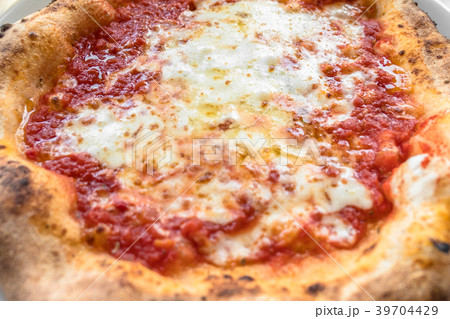 Pizza Margherita Pizza Margherita 39704429