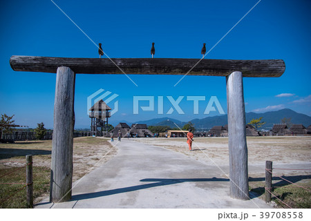 吉野ヶ里遺跡　吉野ヶ里歴史公園　南内郭入口の鳥形 39708558