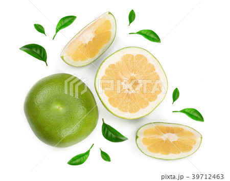Citrus Sweetie or Pomelit, oroblanco with slices 39712463