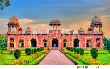 Tomb of Mariam-uz-Zamani at Sikandra - Agra, India 39718209