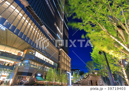 東京ミッドタウン日比谷の夜景 39719403