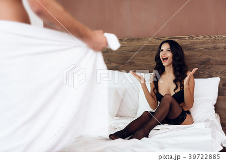 Beautiful passionate woman 39722885