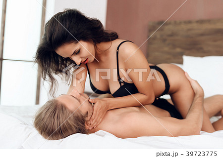 Sexual relations among young people. 39723775