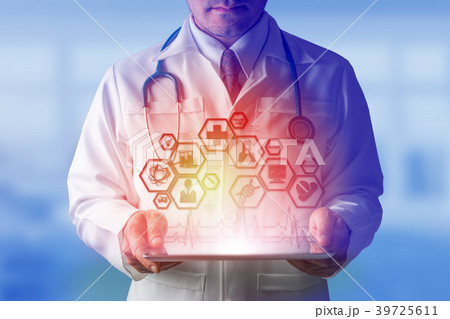 Doctor with Medical Science Icon Modern Interface 39725611