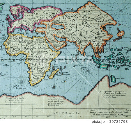 世界地図 古地図 地図 ヨーロッパ アジア アフリカ Map 15年 製図 エンボスペーパー印刷の写真素材