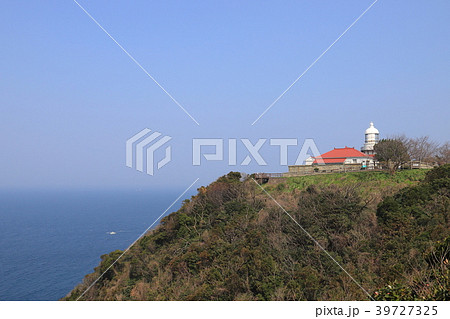 島根半島最先端に立つ美保関灯台 39727325