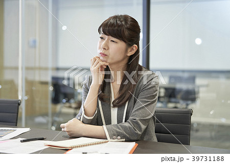 ビジネス 女性 ビジネス 女性 39731188