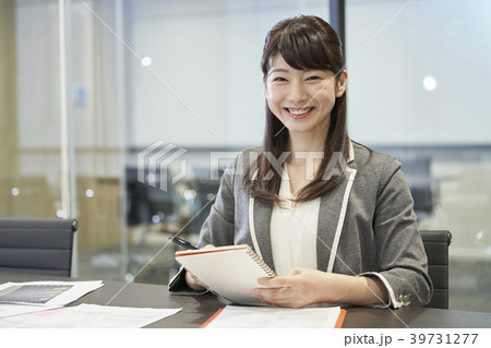 ビジネス　女性 39731277