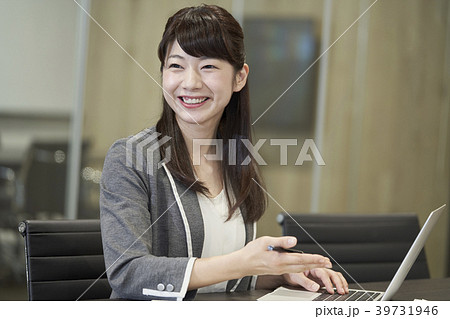 ビジネス 女性 ビジネス 女性 39731946