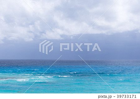 Stormy weather on beautiful caribbean sea 39733171