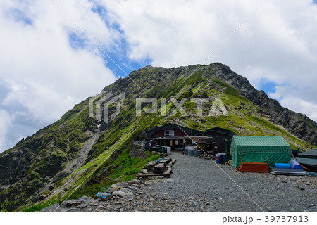 南アルプス　北岳と肩の小屋 39737913