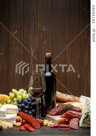 Traditional italian products with salami sausage 39739365