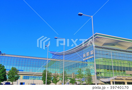 晴天下の羽田空港国際線ターミナル 39740170