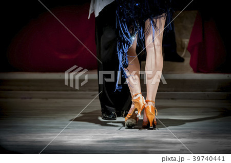legs of a couple who dance in competition 39740441