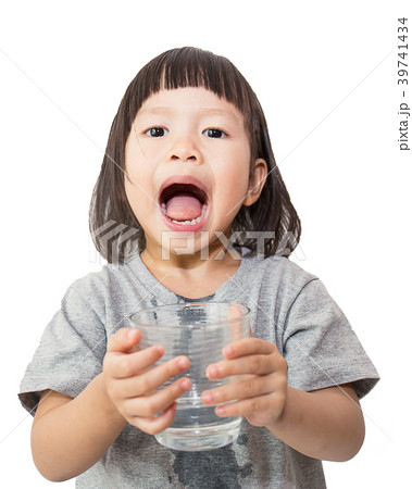 Portrait of young little girl drinking water 39741434