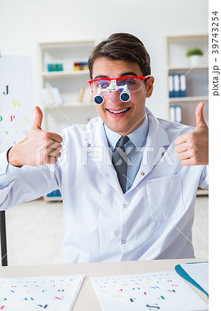 Eye doctor in eyecare concept in hospital 39743254