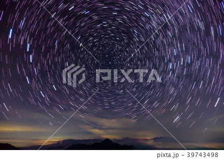 南アルプス・北岳稜線から望む北の夜空 39743498