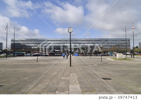 イギリスのニュータウン:ミルトン・キーンズ中央駅 イギリスのニュータウン:ミルトン・キーンズ中央駅 39747413