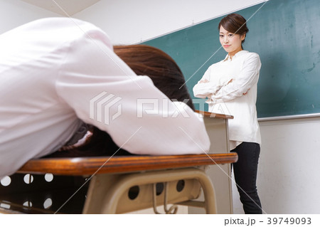 怒る教師 怒る教師 39749093