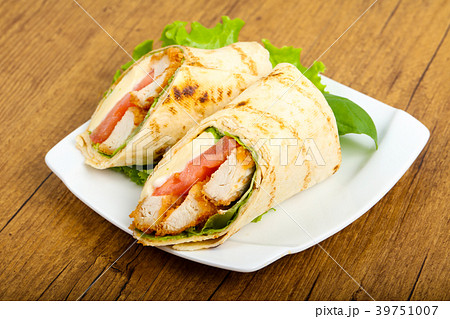 Chicken bread roll Chicken bread roll 39751007