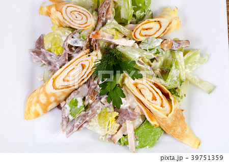 Pancake with beef Pancake with beef 39751359