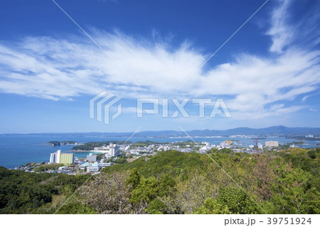 和歌山県南紀白浜の平草原公園の展望台からの眺め 39751924
