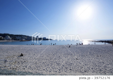 和歌山県南紀白浜の砂浜からの眺め 39752176