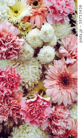 Bouquet of colorful flowers 39753436