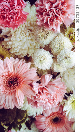 Bouquet of colorful flowers 39753437